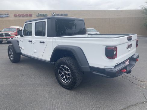 Used 2024 Jeep Gladiator Rubicon w/ Safety Group AWD/4WD image 2