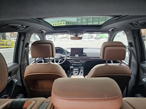 Used 2024 Audi Q5 2.0T Premium w/ Convenience Package image 8