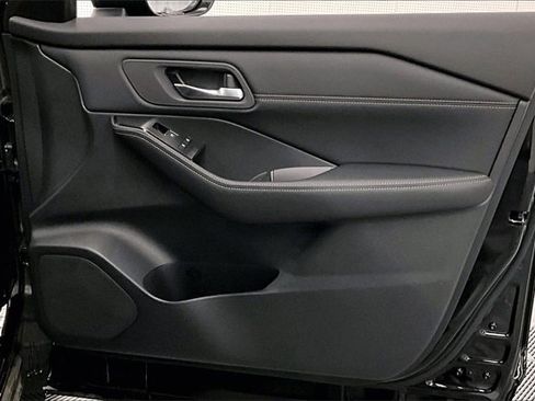 New 2025 Nissan Rogue SL image 35