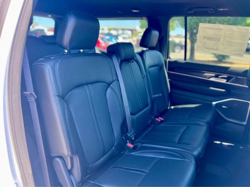 Used 2024 Jeep Wagoneer 4WD image 64