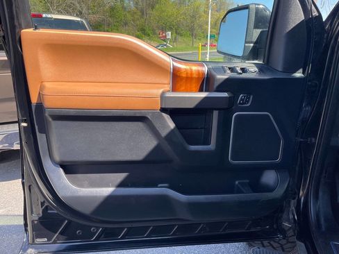 Used 2016 Ford F150 Limited w/ Trailer Tow Package image 29