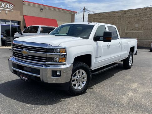 Used 2015 Chevrolet Silverado 2500 LT w/ LT Fleet Convenience Package AWD/4WD image 2