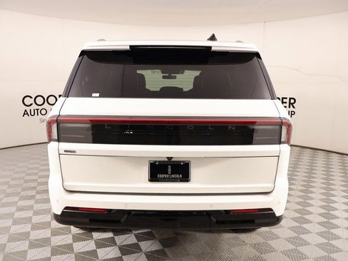 New 2025 Lincoln Navigator Black Label image 24