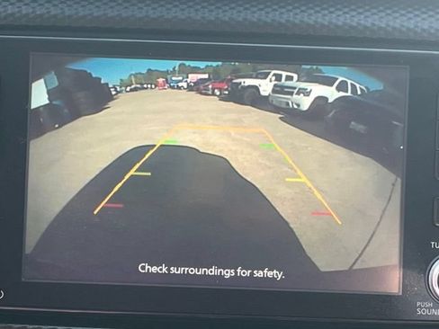 Used 2022 Nissan Kicks SV FWD image 10