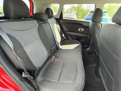 Used 2017 Kia Soul + FWD image 35