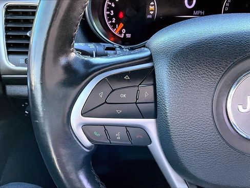 Used 2021 Jeep Grand Cherokee Laredo X image 13