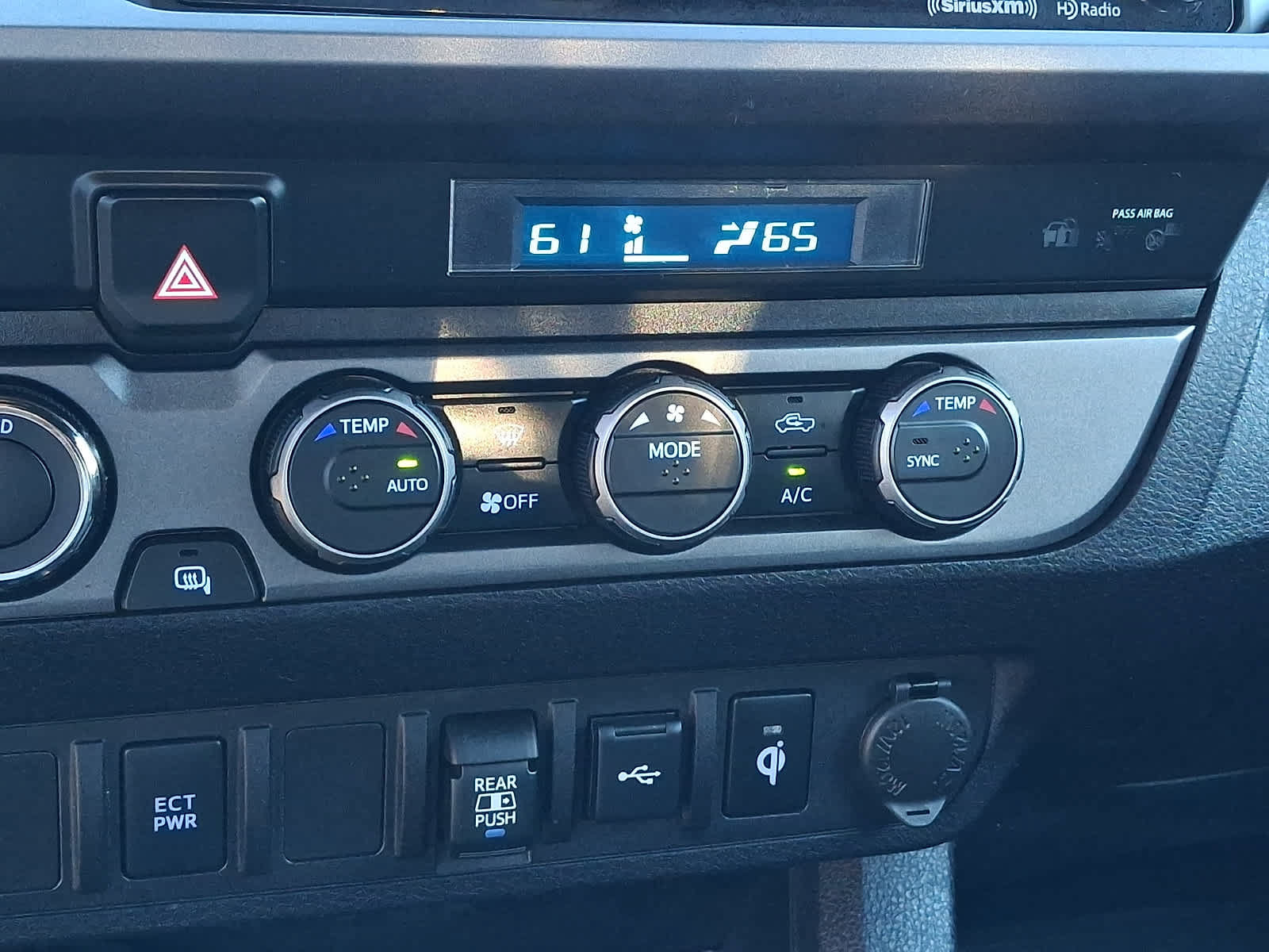 Used 2022 Toyota Tacoma TRD Sport AWD/4WD image 18