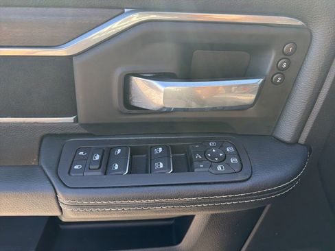 Used 2025 RAM 2500 Laramie w/ Night Edition image 32
