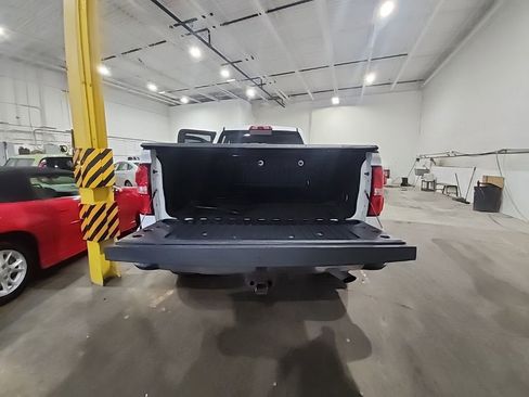Used 2016 GMC Sierra 2500 SLE w/ SLE Preferred Package AWD/4WD image 11