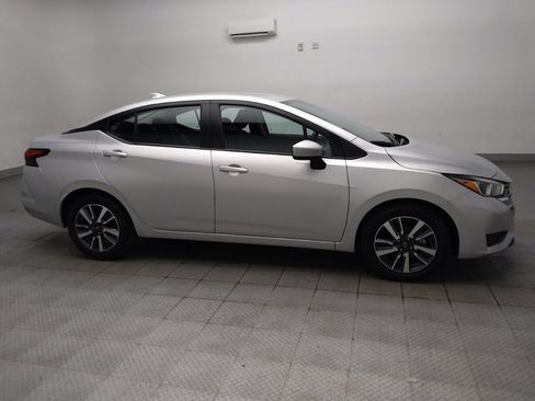 Used 2024 Nissan Versa SV FWD image 11