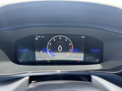 Used 2023 Volkswagen Taos SE w/ Panoramic Sunroof Package AWD/4WD image 11