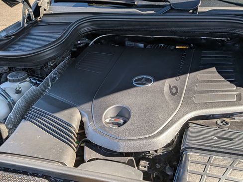 Used 2025 Mercedes-Benz GLS 450 4MATIC image 44