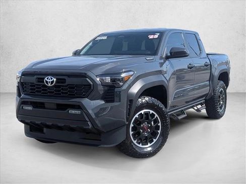 Used 2025 Toyota Tacoma TRD Off-Road AWD/4WD image 1