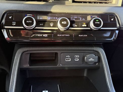 Used 2025 Honda Pilot EX-L image 23