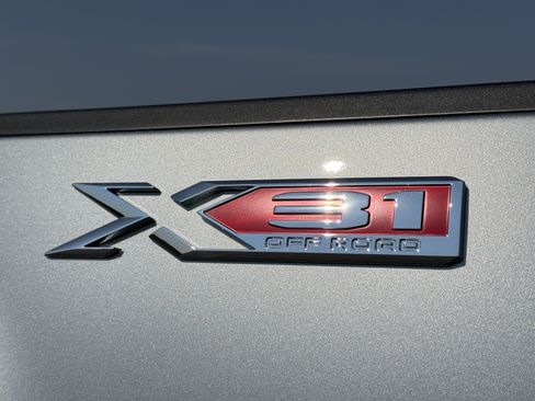 New 2026 GMC Sierra 2500 SLT w/ SLT Premium Package AWD/4WD image 16