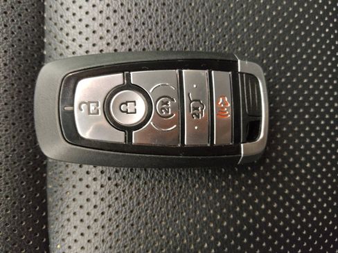 Used 2021 Ford Escape SEL image 32