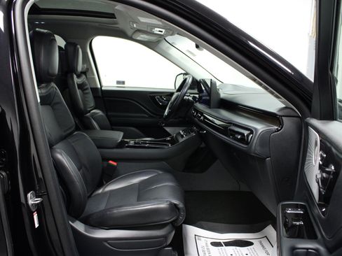 Used 2025 Lincoln Aviator Reserve w/ Equipment Group 201A AWD/4WD image 17