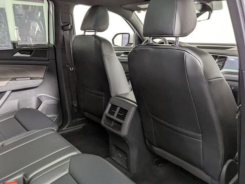 Used 2022 Volkswagen Atlas Cross Sport SEL AWD/4WD image 40