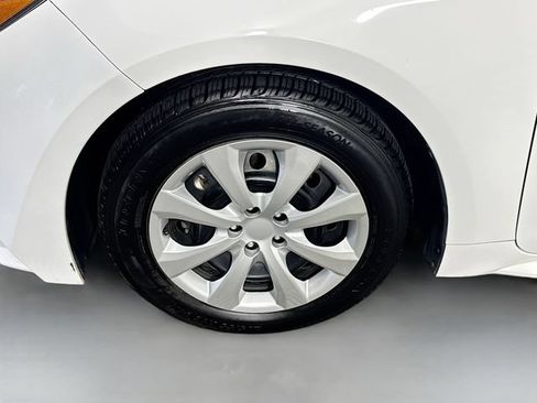 Used 2024 Toyota Corolla LE FWD image 4
