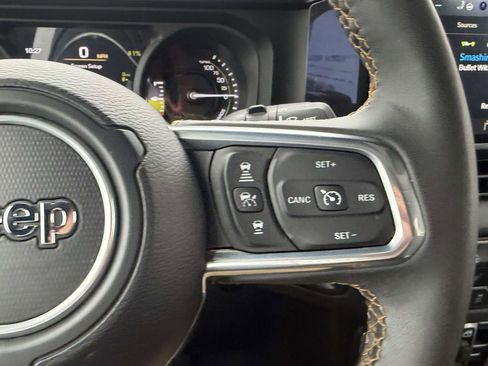 Used 2024 Jeep Wrangler Unlimited Sahara AWD/4WD image 36