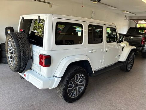 Used 2024 Jeep Wrangler High Altitude AWD/4WD image 33