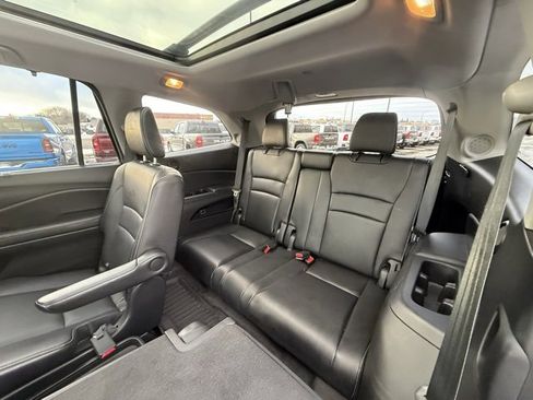 Used 2019 Honda Pilot Elite image 14