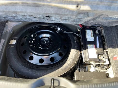 Used 2018 Chrysler 300 S AWD/4WD image 21