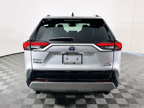 Used 2024 Toyota RAV4 XSE AWD/4WD image 4