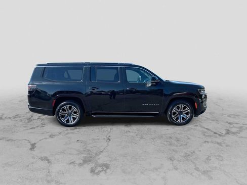 Certified 2024 Jeep Wagoneer L Series II w/ Flexible Seating Group AWD/4WD image 9