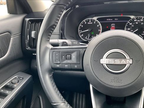 Used 2025 Nissan Pathfinder SV AWD/4WD image 23