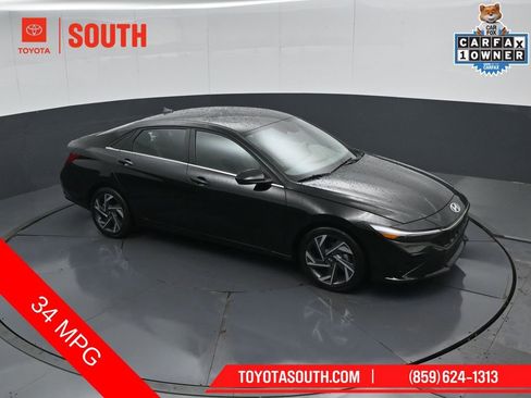 Used 2025 Hyundai Elantra SEL FWD image 49