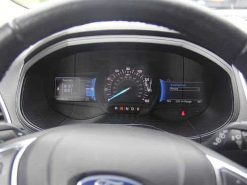 Certified 2022 Ford Edge Titanium AWD/4WD image 31