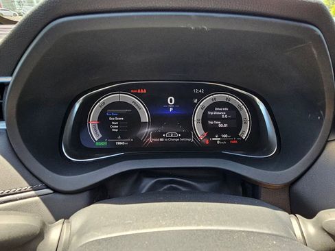Used 2024 Toyota Venza Limited AWD/4WD image 16