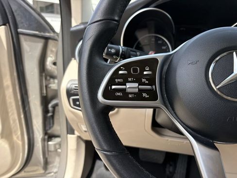 Used 2020 Mercedes-Benz GLC 300 w/ Premium Package image 16