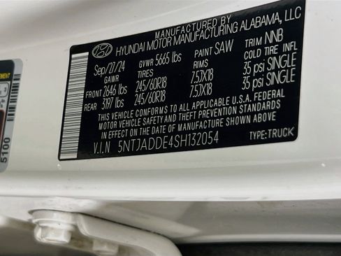 Used 2025 Hyundai Santa Cruz SE AWD/4WD image 29