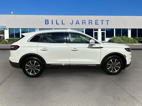 Used 2022 Lincoln Nautilus FWD w/ Premium Package image 8