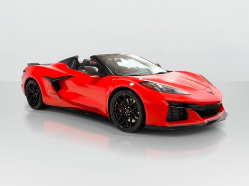Used 2024 Chevrolet Corvette Z06 RWD image 7