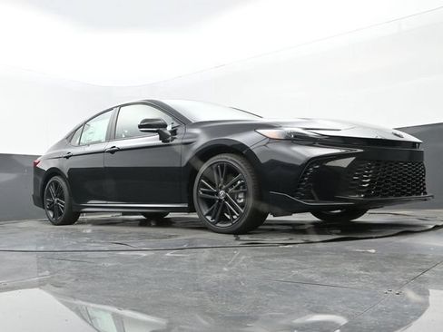 New 2026 Toyota Camry Hybrid FWD image 23