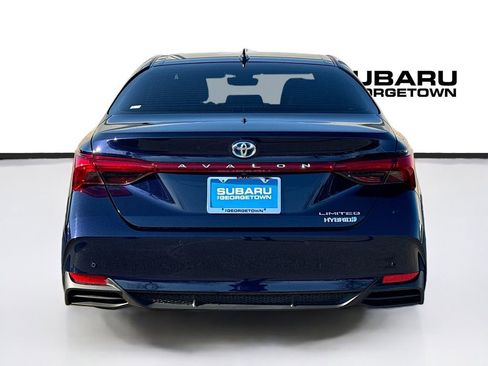 Used 2021 Toyota Avalon Limited image 6