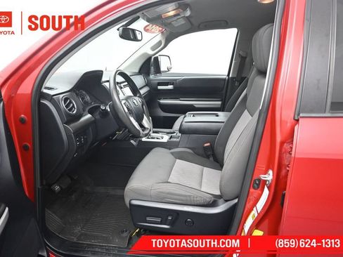 Used 2014 Toyota Tundra SR5 w/ SR5 Upgrade Package AWD/4WD image 9