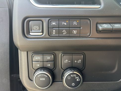 Used 2023 Chevrolet Tahoe High Country AWD/4WD image 16