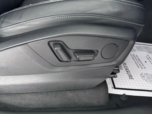 Used 2019 Audi Q8 Premium w/ Convenience Package image 12
