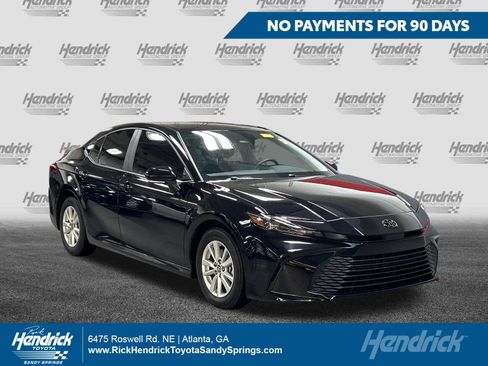 Used 2025 Toyota Camry LE FWD image 1