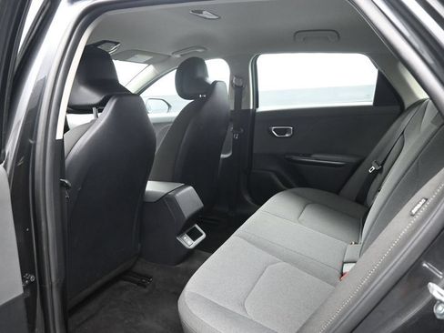 Used 2025 Kia K4 FWD image 24