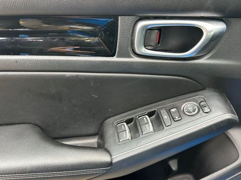 Used 2023 Honda Civic Sport image 11