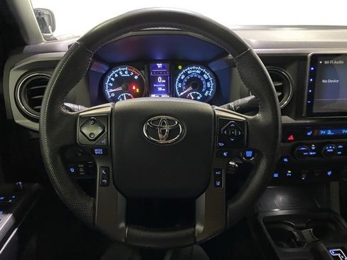 Used 2020 Toyota Tacoma TRD Off-Road image 17