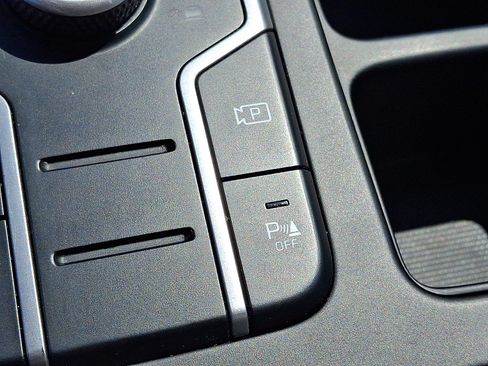 Certified 2023 Kia Sorento S w/ Panoramic Sunroof Package AWD/4WD image 28