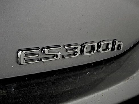 Used 2025 Lexus ES 300h 300h image 33