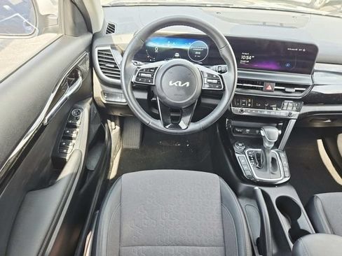 Used 2024 Kia Seltos S AWD/4WD image 7