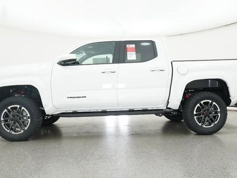 New 2025 Toyota Tacoma TRD Sport image 19